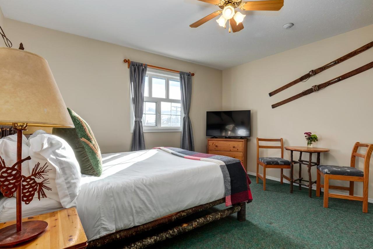 Courthouse Inn Revelstoke Extérieur photo
