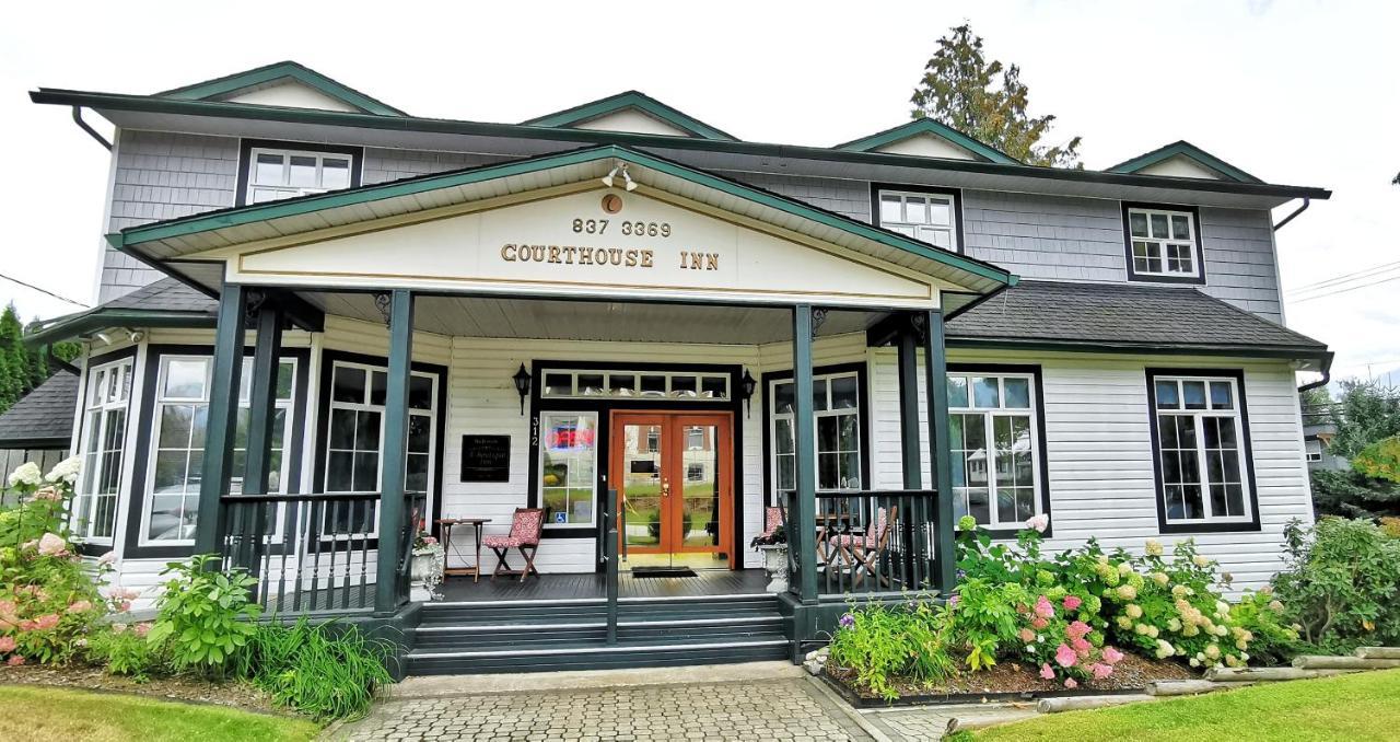 Courthouse Inn Revelstoke Extérieur photo