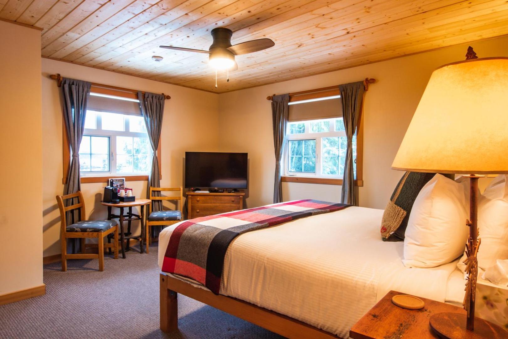 Courthouse Inn Revelstoke Extérieur photo